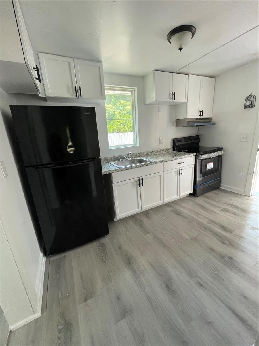 Image 7 of 10 For 1002 Tilden Avenue