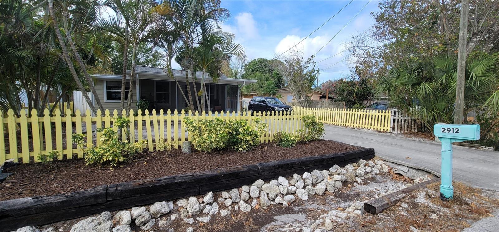 Image 2 of 71 For 2912 Hawthorne Street