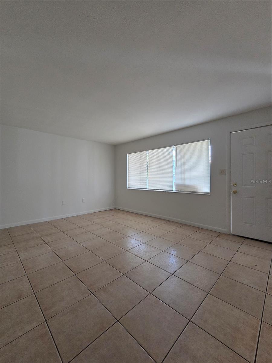 Image 3 of 6 For 180 Minna Lane 310
