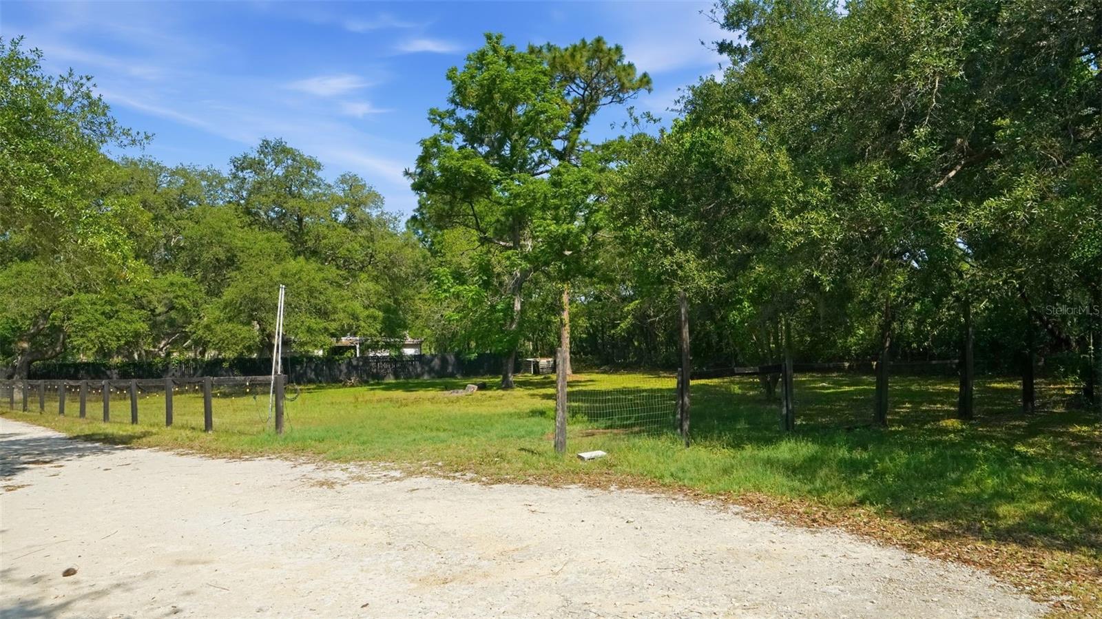 Image 3 of 16 For 605 117th Court