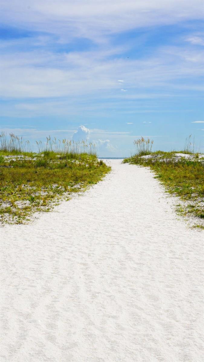 Image 5 of 21 For 10200 Gulf Boulevard