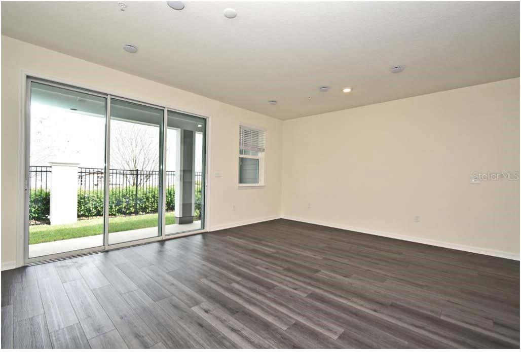 Image 4 of 13 For 719 Southern Edge Way
