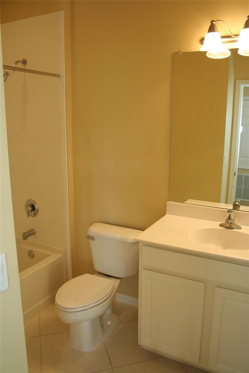 Image 10 of 14 For 4125 Via Piedra Circle 9-202