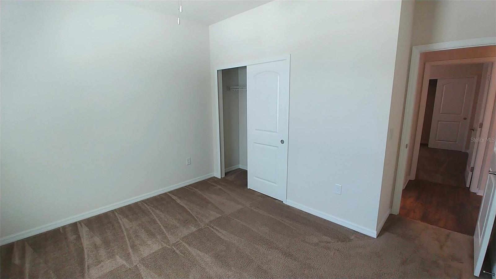 Image 12 of 19 For 7013 Island Queen Court