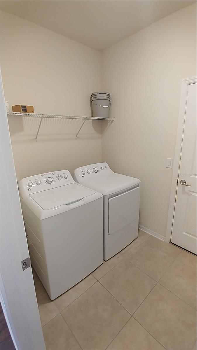 Image 18 of 19 For 7013 Island Queen Court