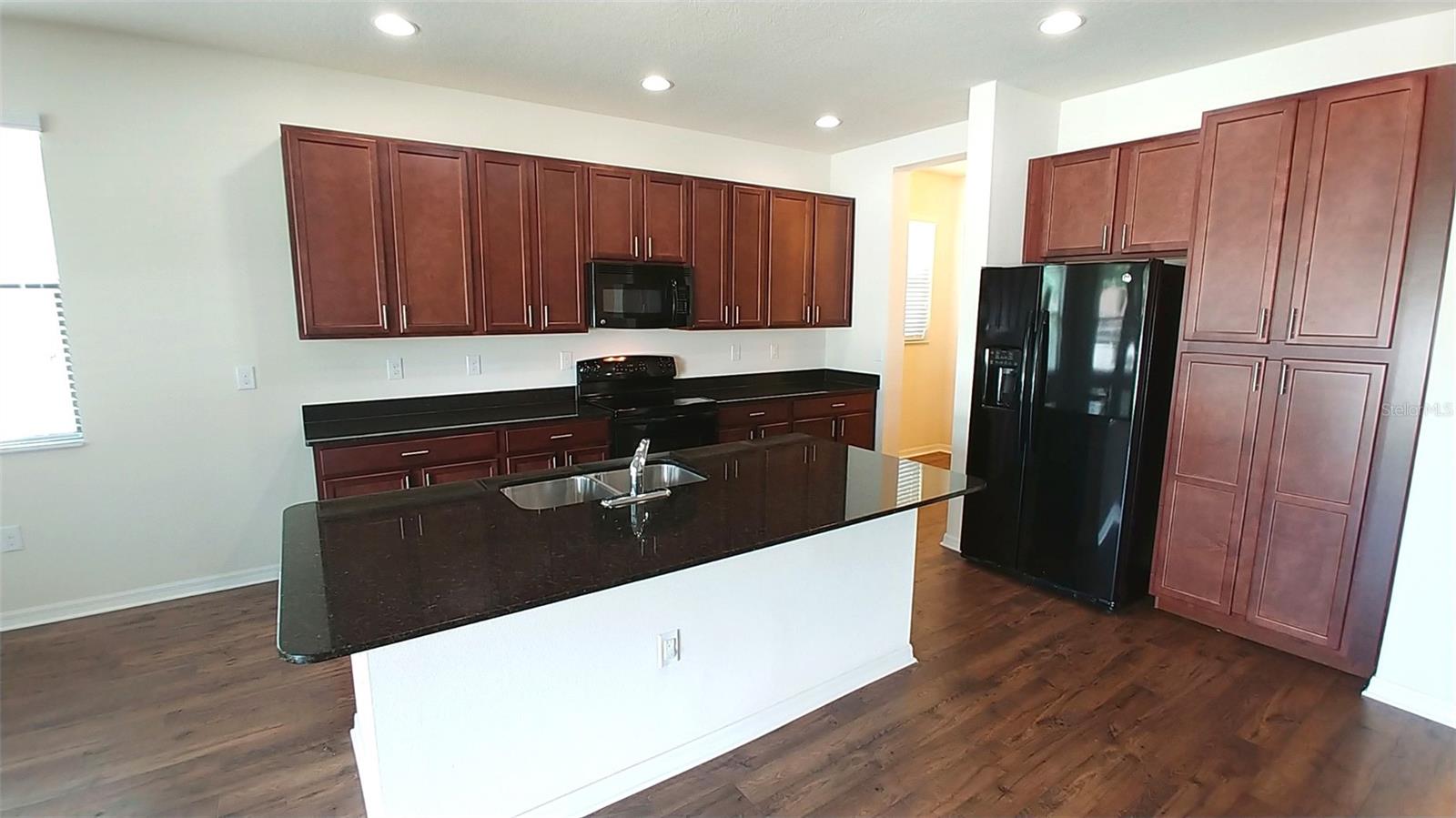 Image 2 of 19 For 7013 Island Queen Court