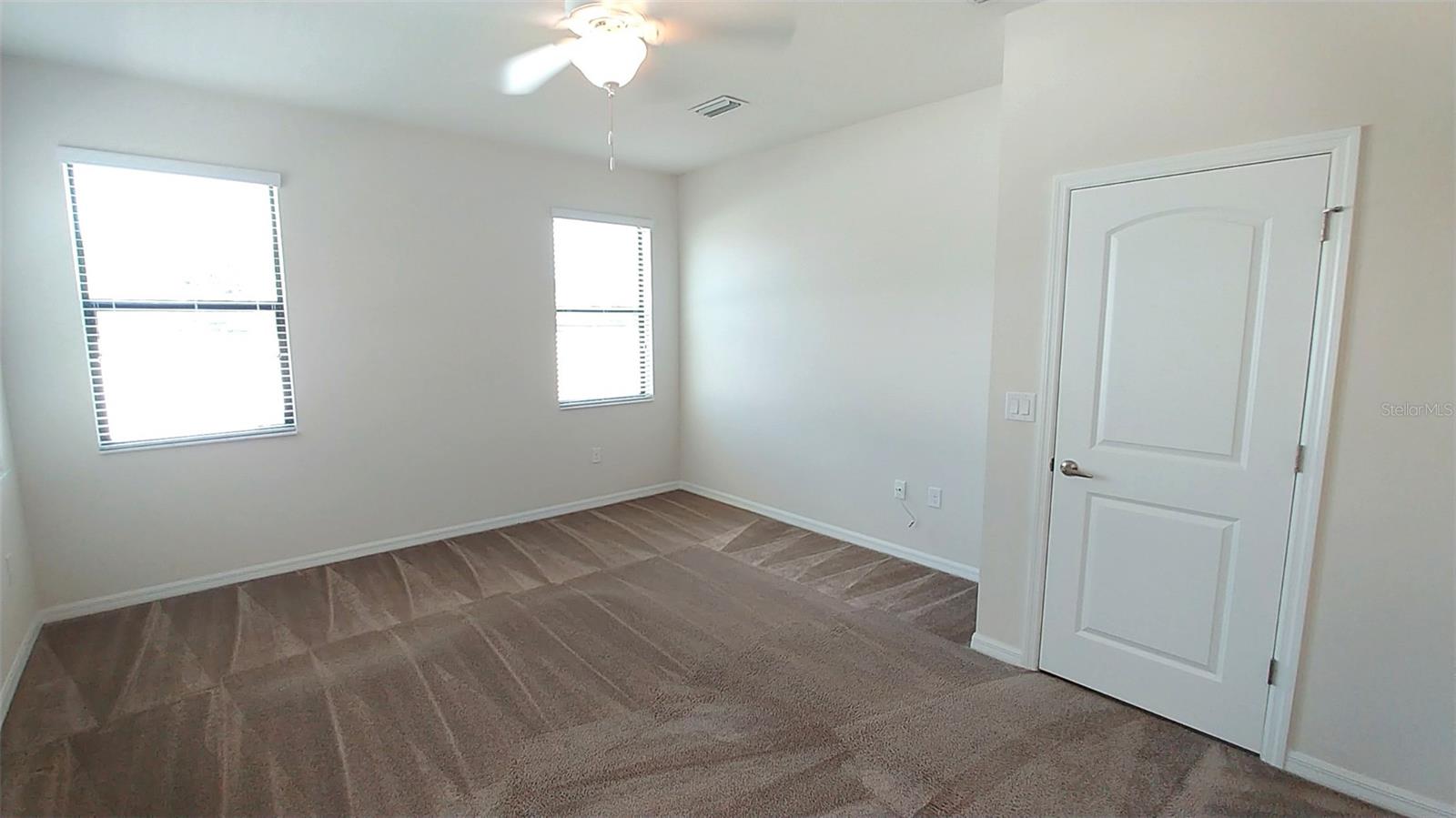 Image 6 of 19 For 7013 Island Queen Court
