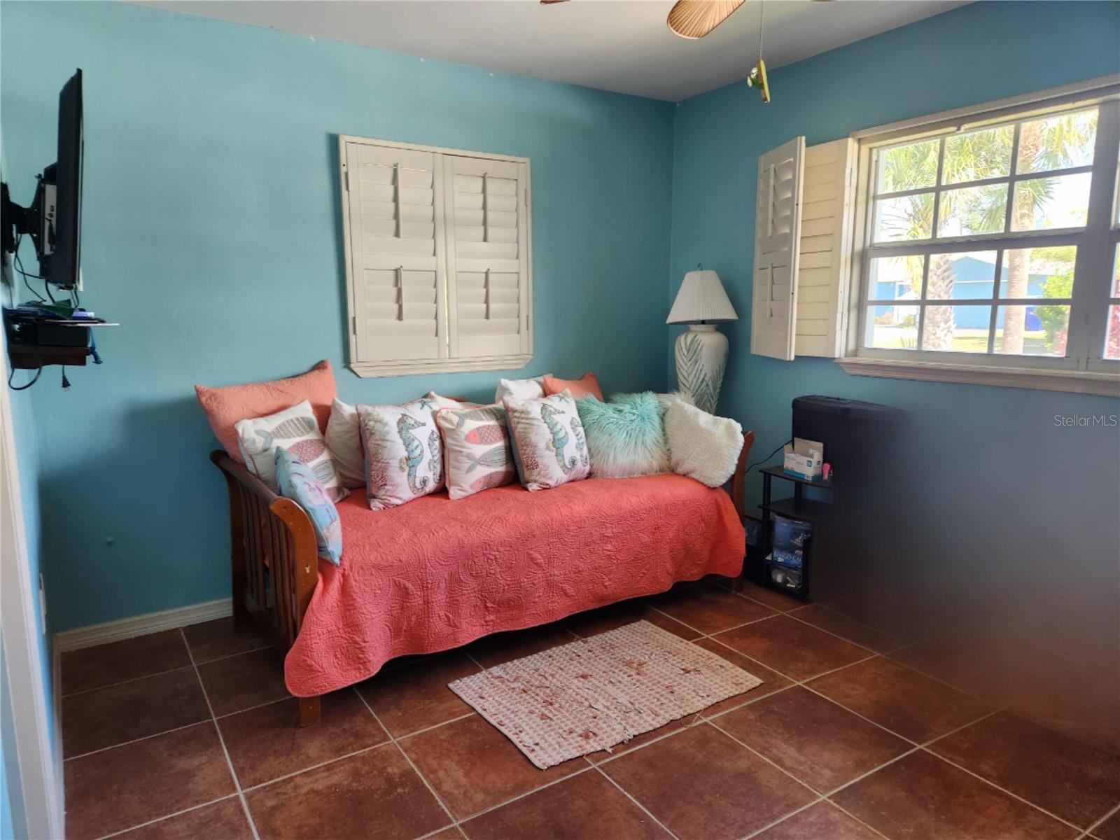 Image 4 of 21 For 316 Alba Street E