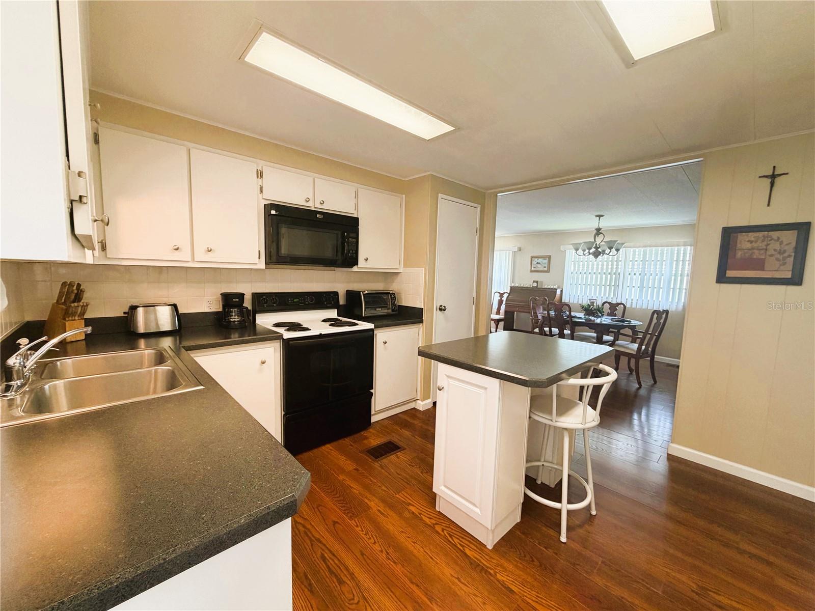 Image 4 of 38 For 340 Palo Verde Drive