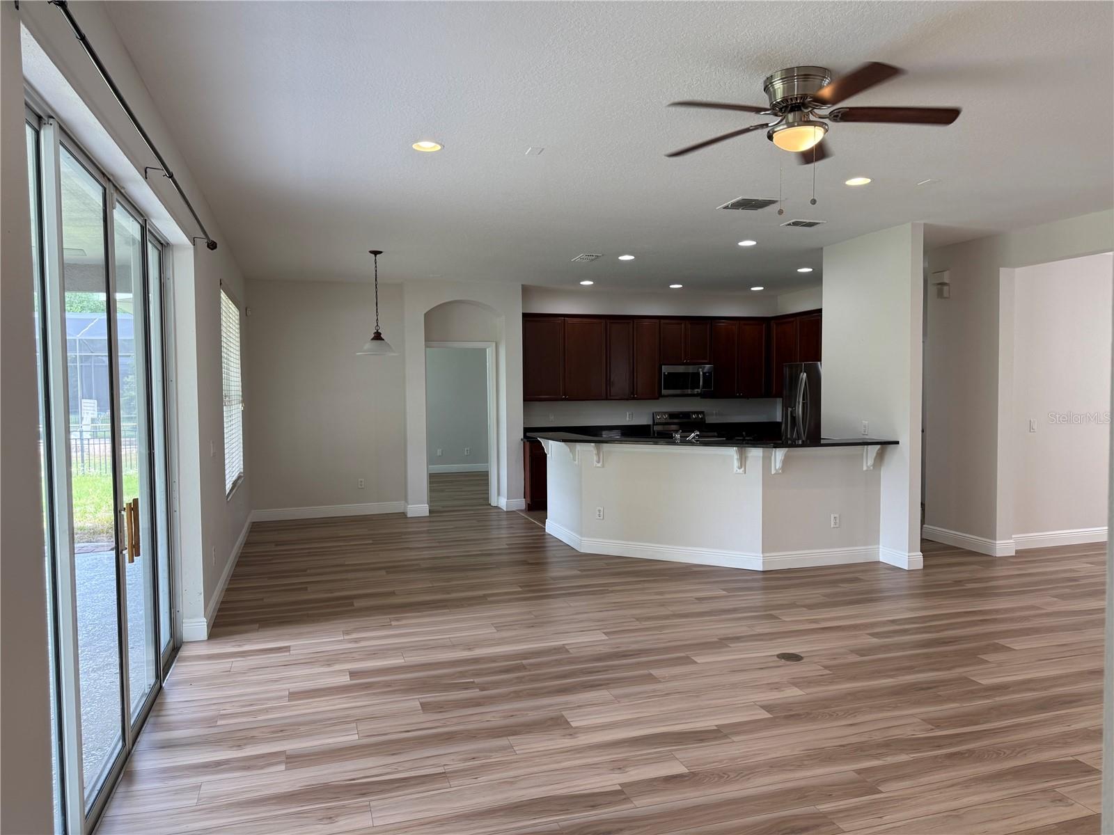 Image 10 of 49 For 345 Beacon Pointe Drive