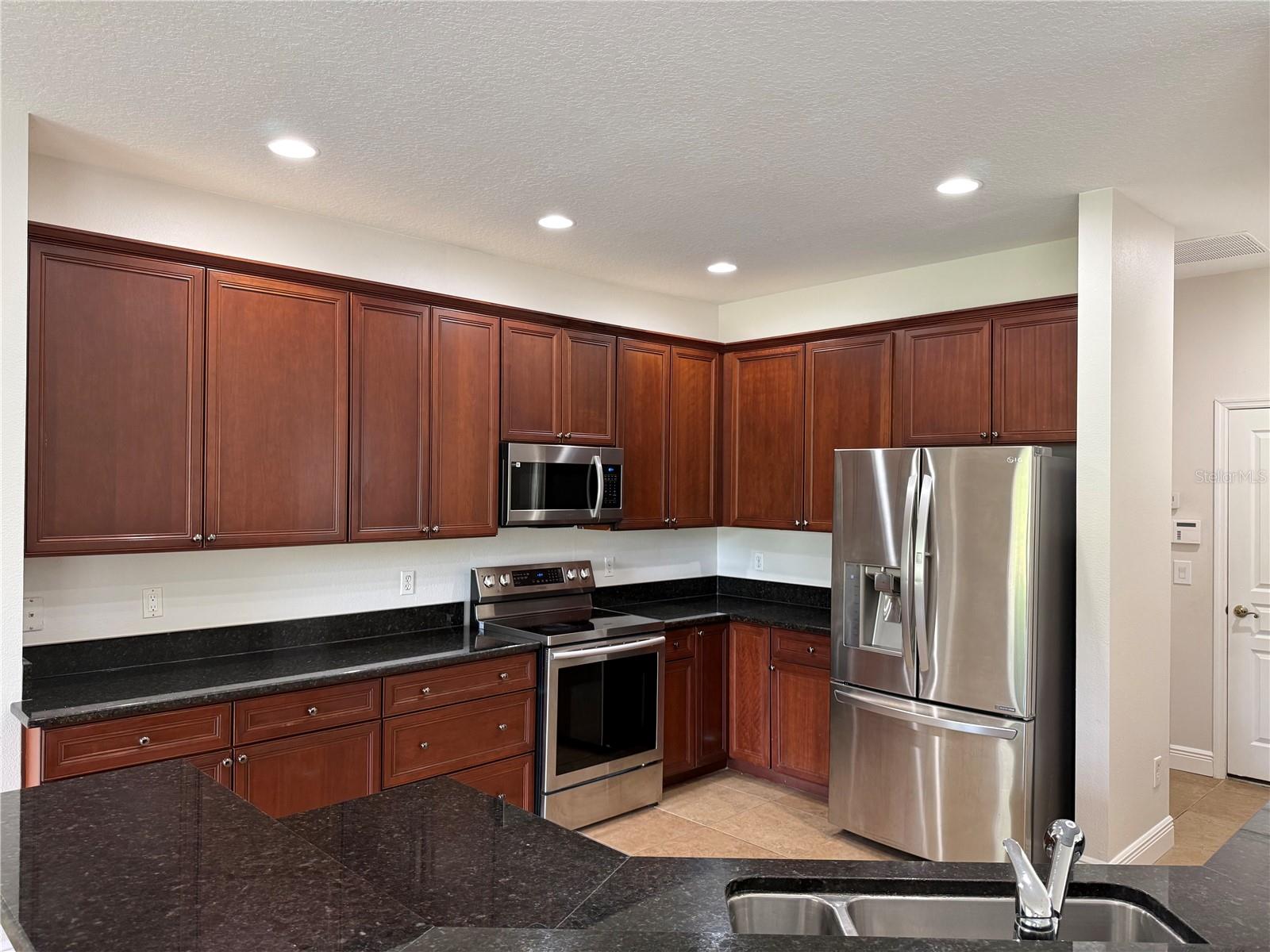 Image 15 of 49 For 345 Beacon Pointe Drive