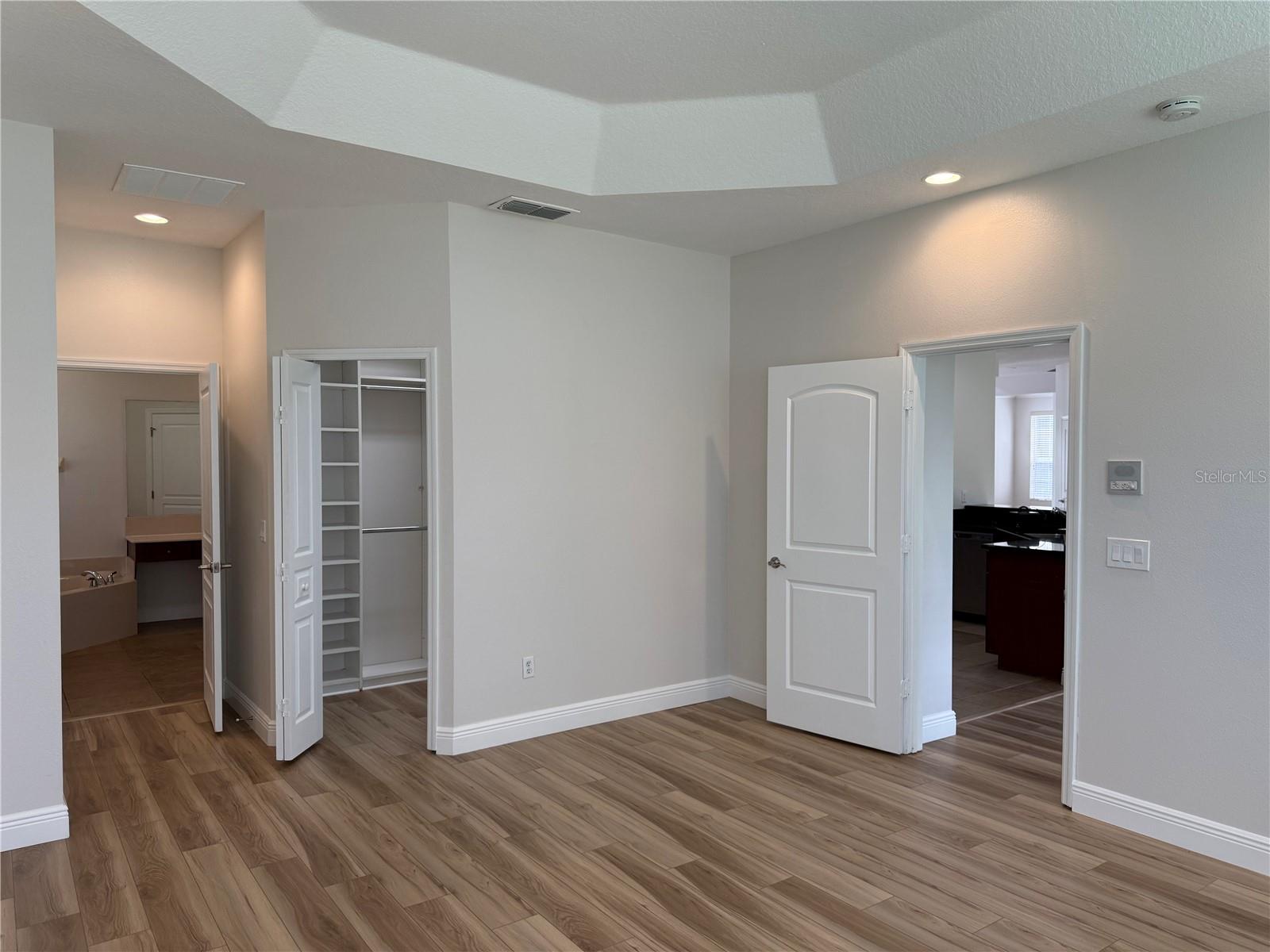 Image 22 of 49 For 345 Beacon Pointe Drive