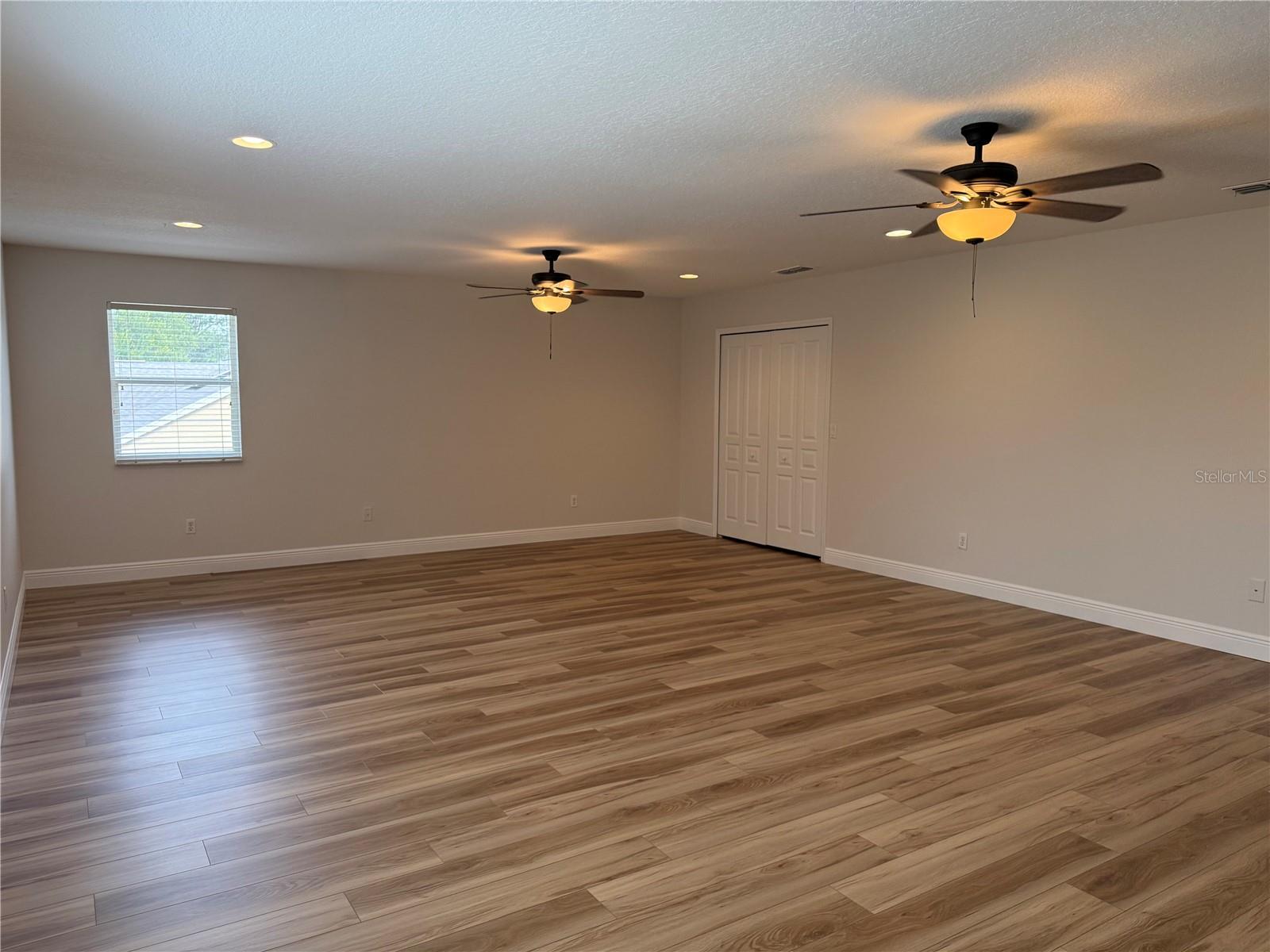 Image 32 of 49 For 345 Beacon Pointe Drive