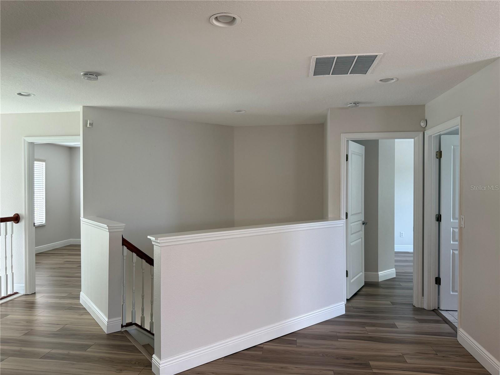 Image 34 of 49 For 345 Beacon Pointe Drive