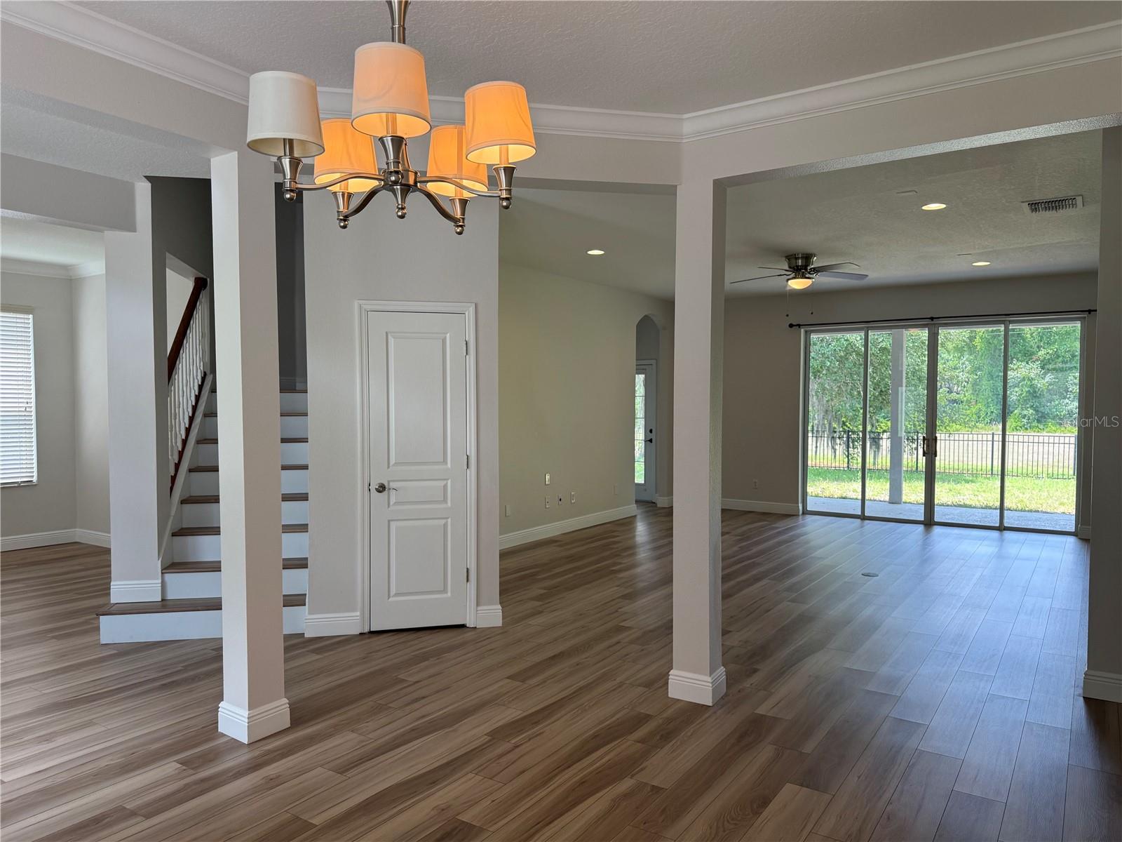 Image 4 of 49 For 345 Beacon Pointe Drive