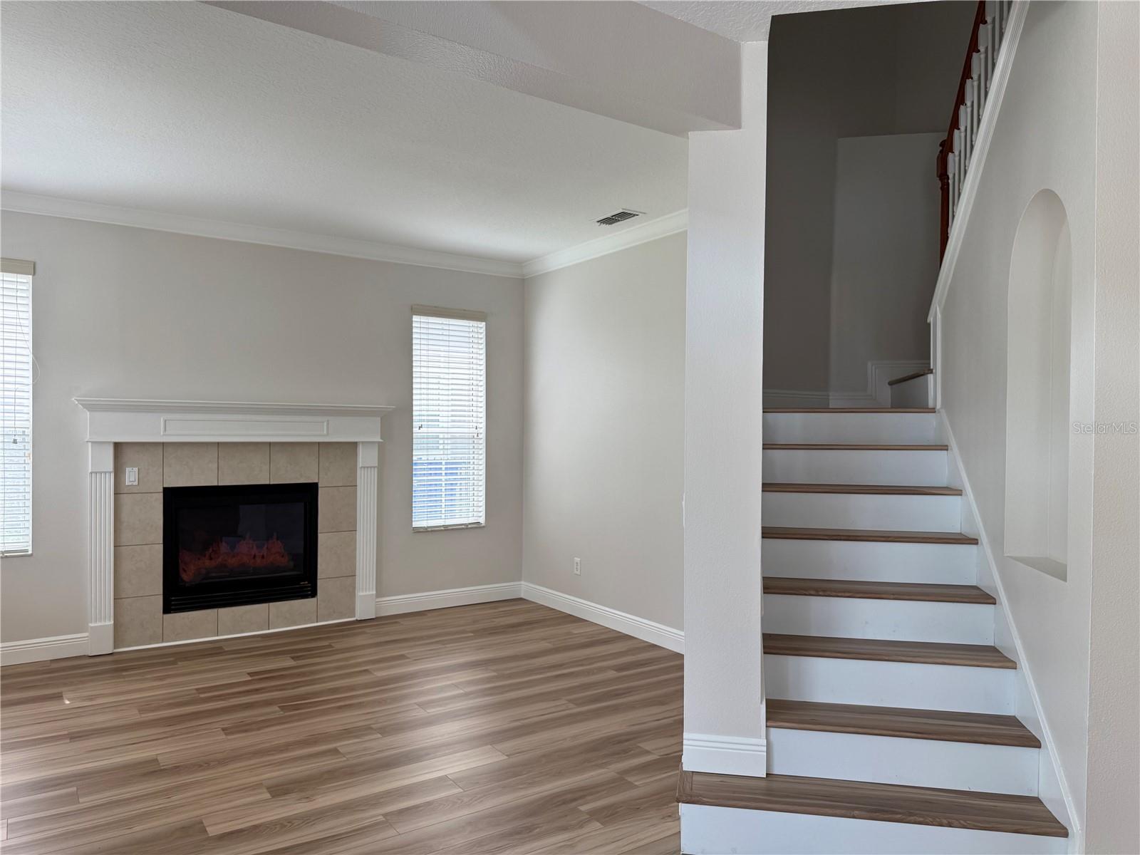 Image 6 of 49 For 345 Beacon Pointe Drive