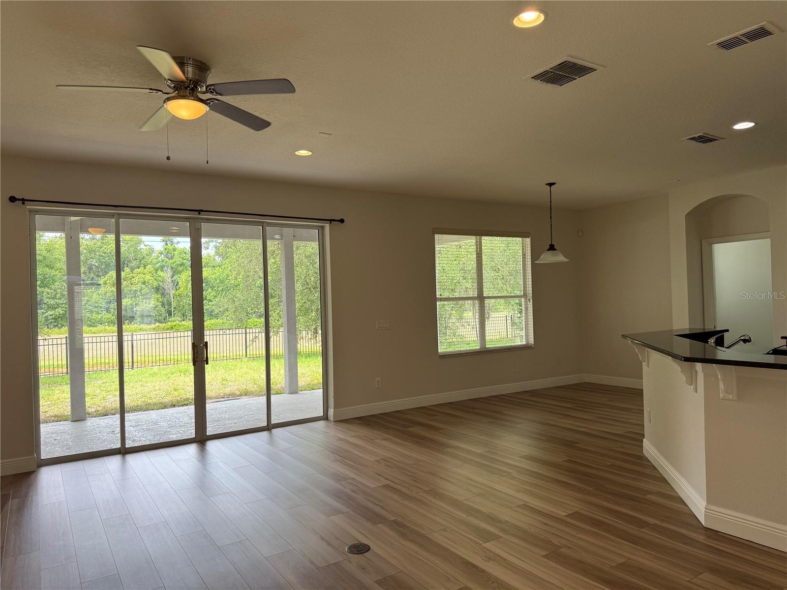 Image 9 of 49 For 345 Beacon Pointe Drive