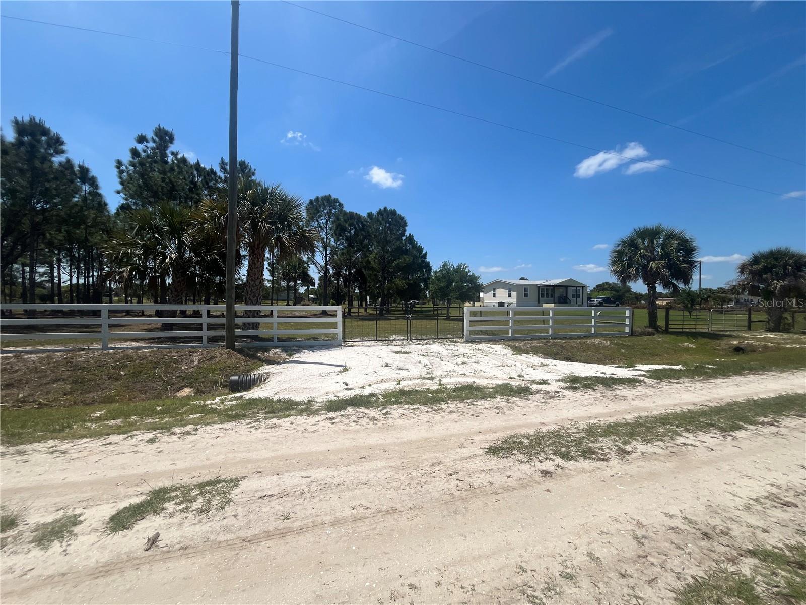 Details for 19788 284th Street, OKEECHOBEE, FL 34972