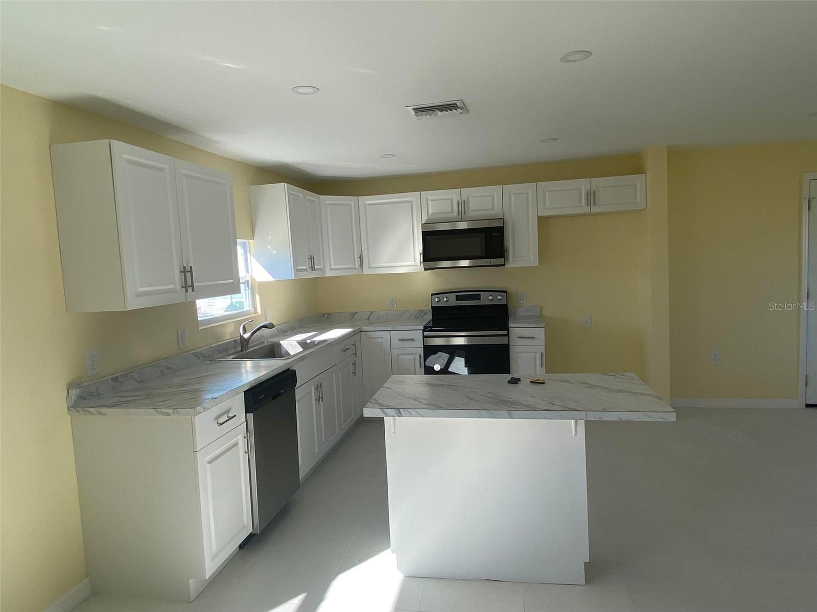 Image 6 of 19 For 3633 20th Terrace