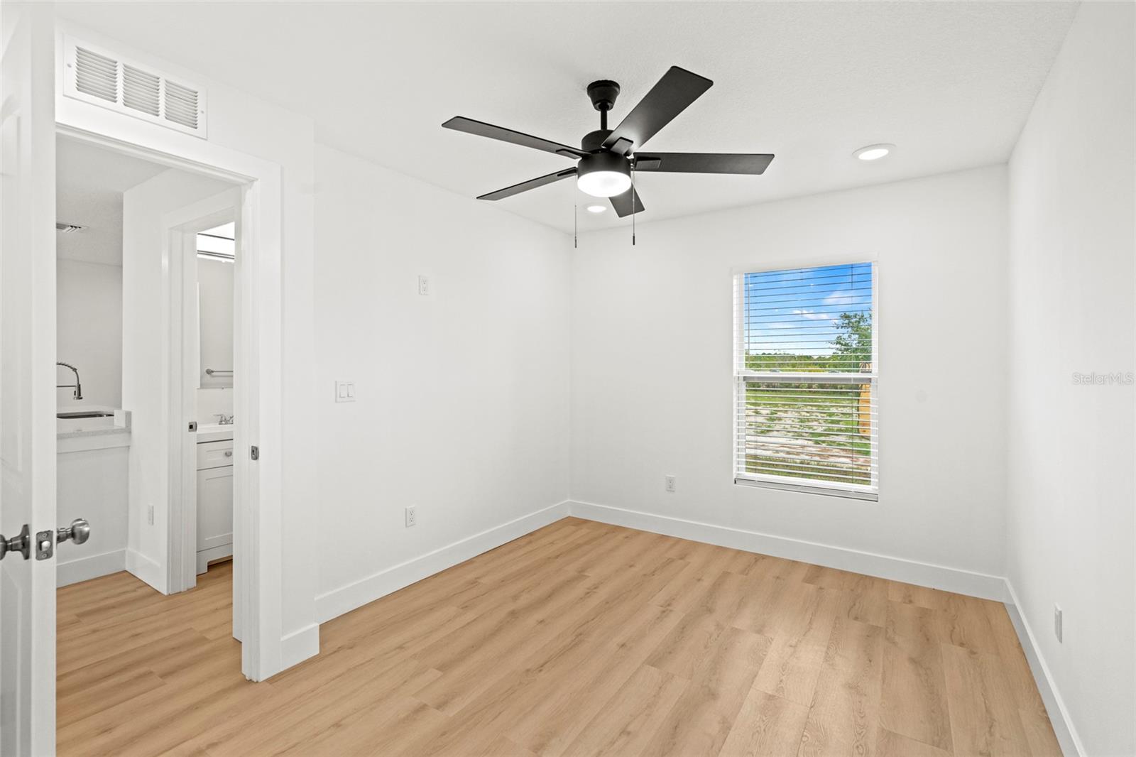 Image 29 of 54 For 18767 240th Street