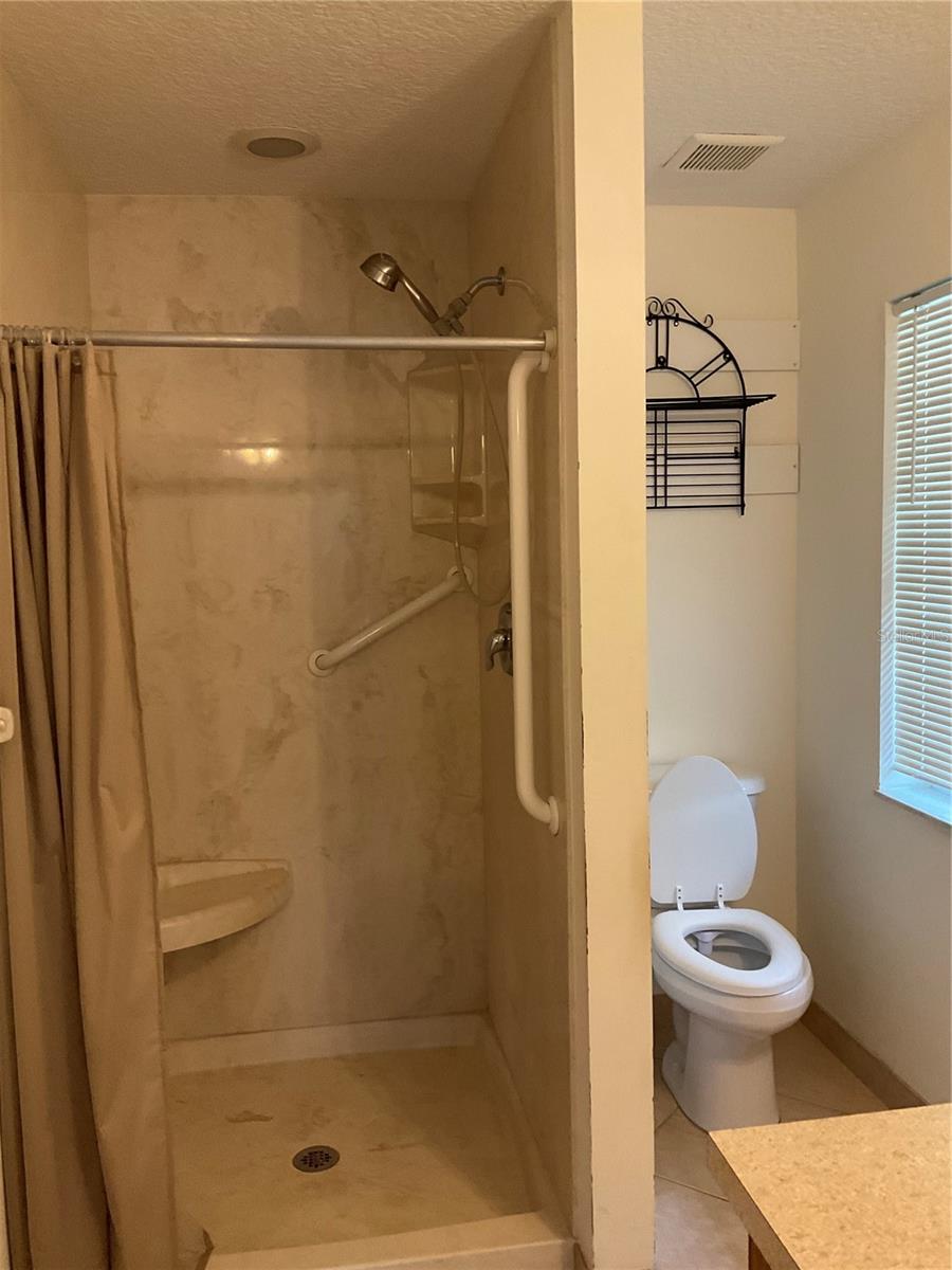 Image 24 of 32 For 2422 33rd Street
