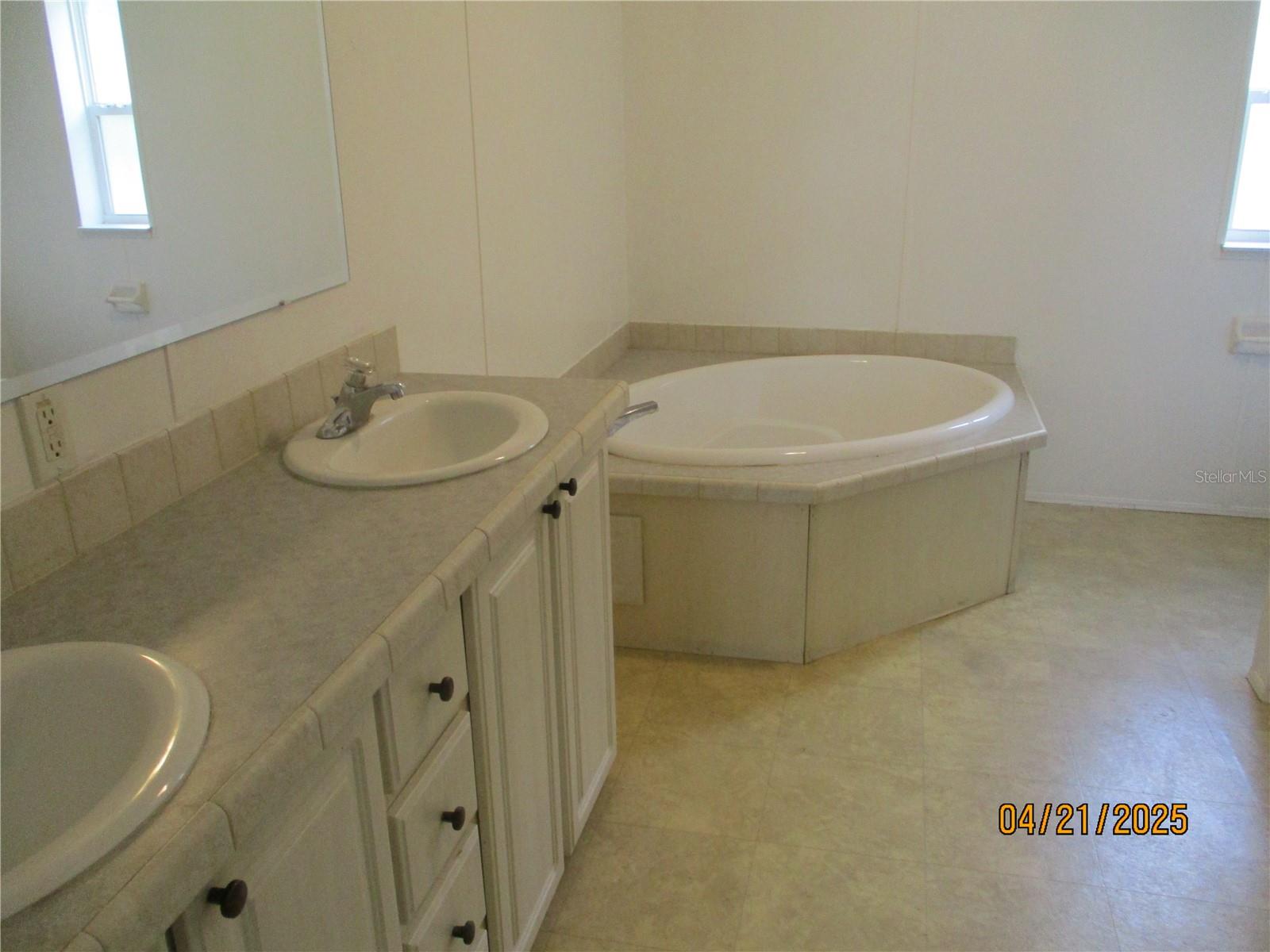 Image 24 of 33 For 7895 84th Court