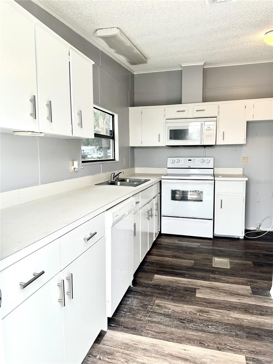 Image 6 of 19 For 3851 25th Street