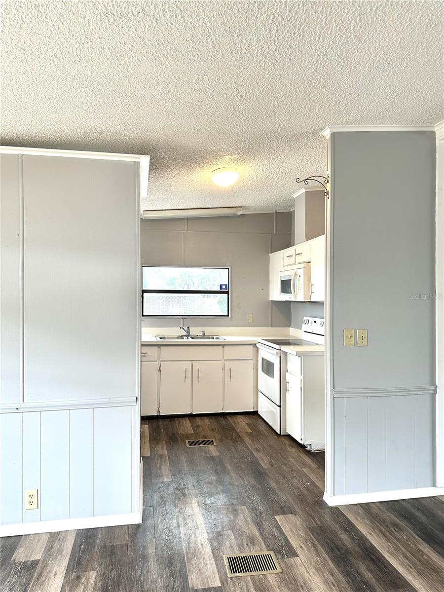 Image 7 of 19 For 3851 25th Street