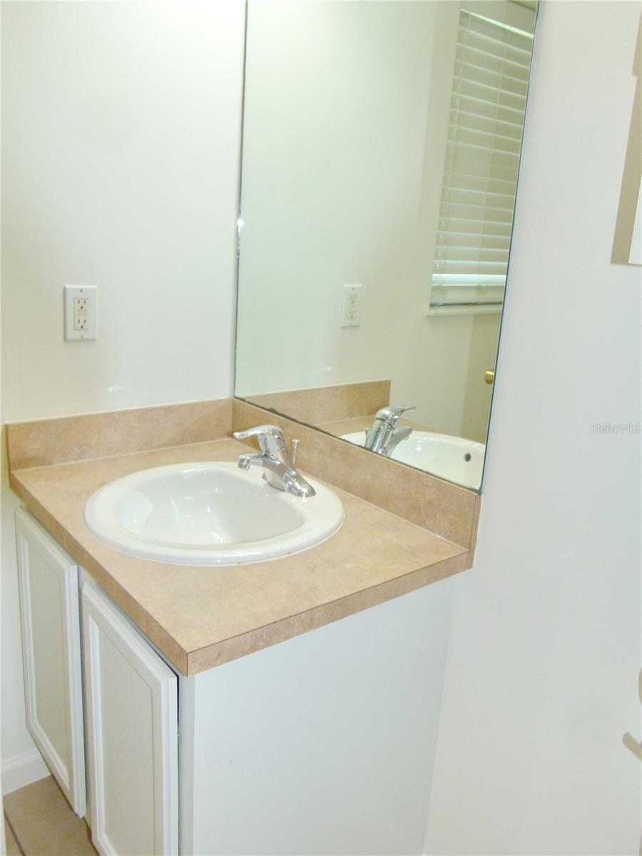 Image 15 of 27 For 5264 42nd Trace -