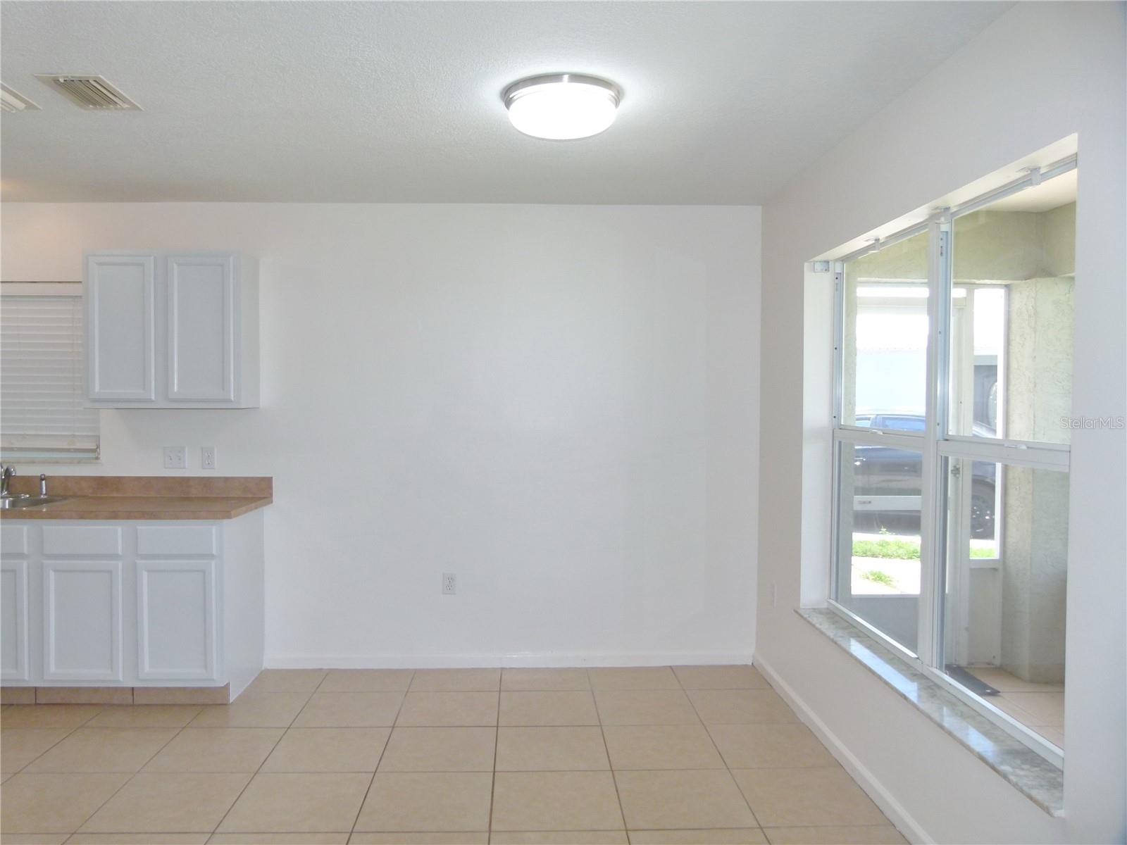 Image 5 of 27 For 5264 42nd Trace -