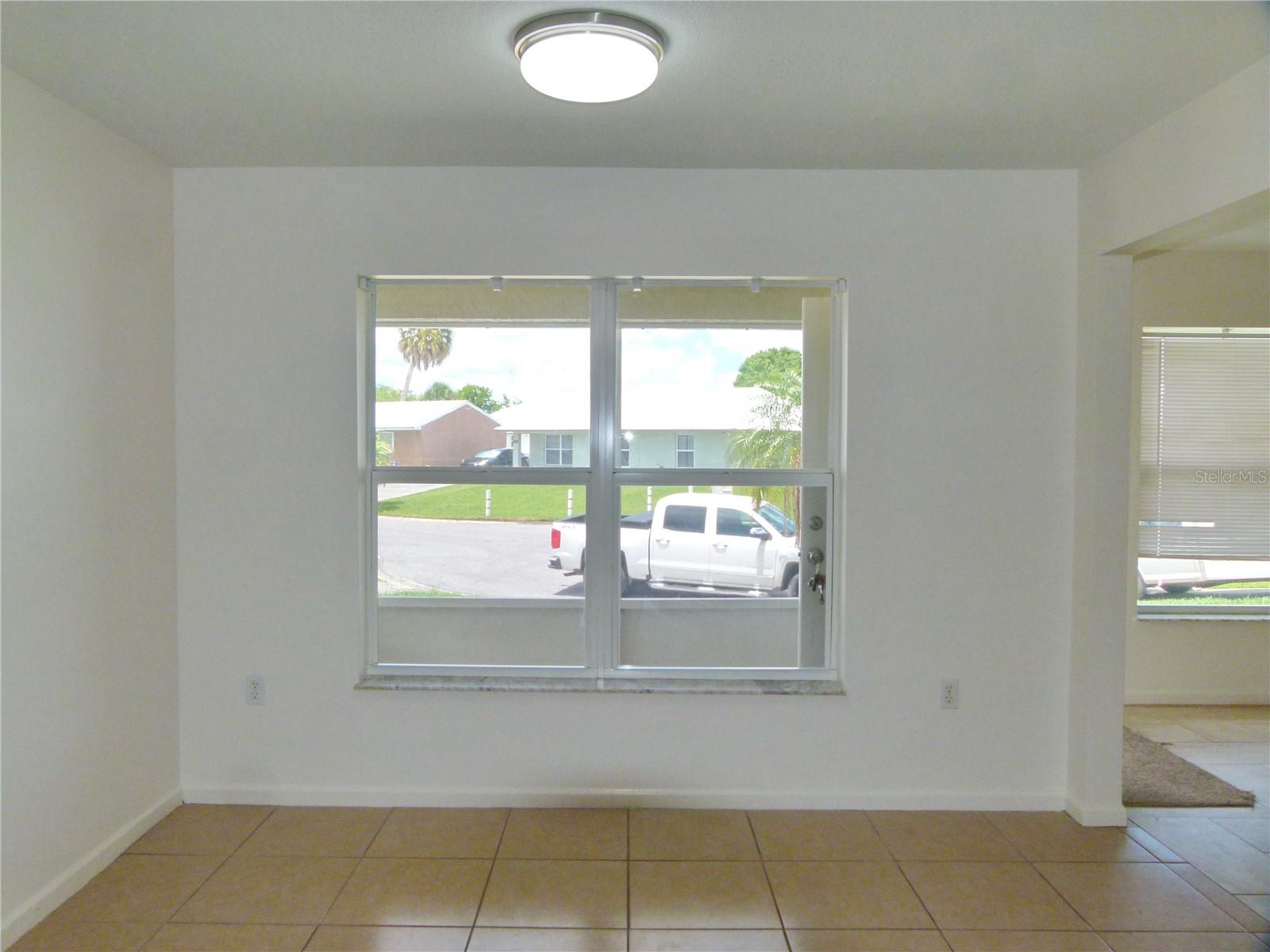 Image 6 of 27 For 5264 42nd Trace -