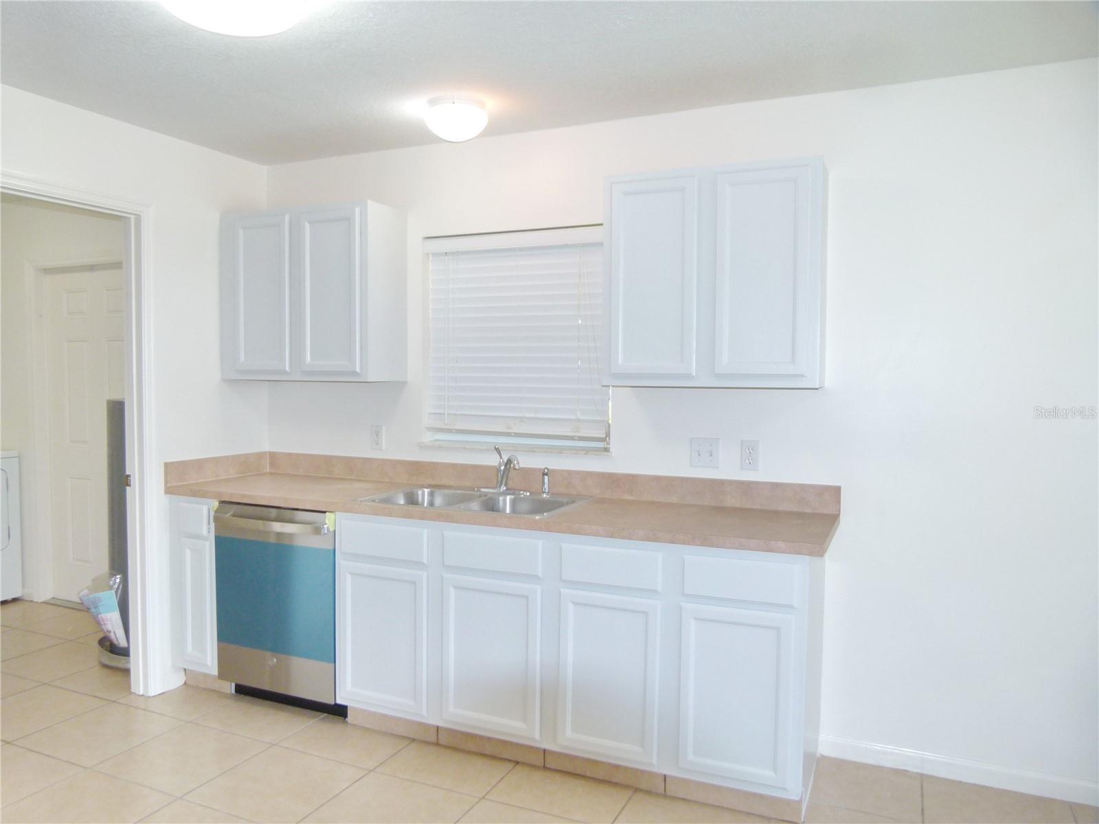 Image 9 of 27 For 5264 42nd Trace -