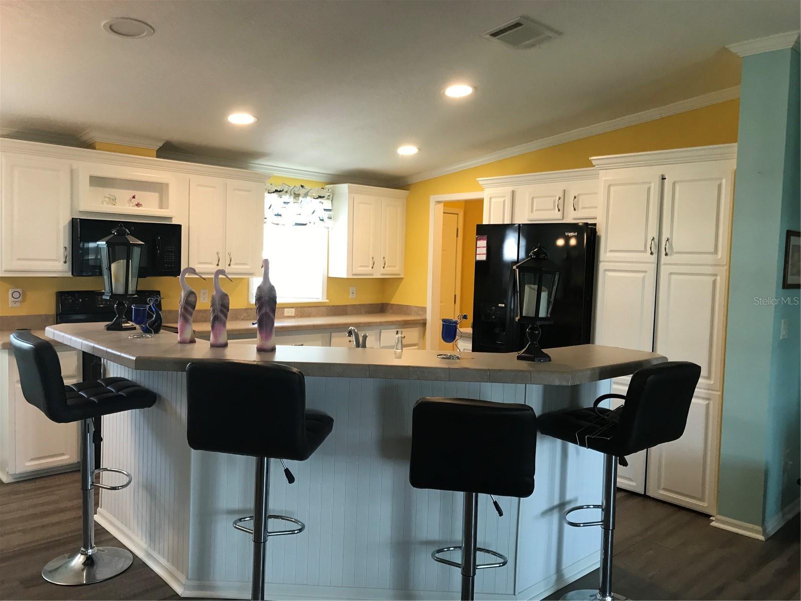 Image 3 of 23 For 1081 6th Street
