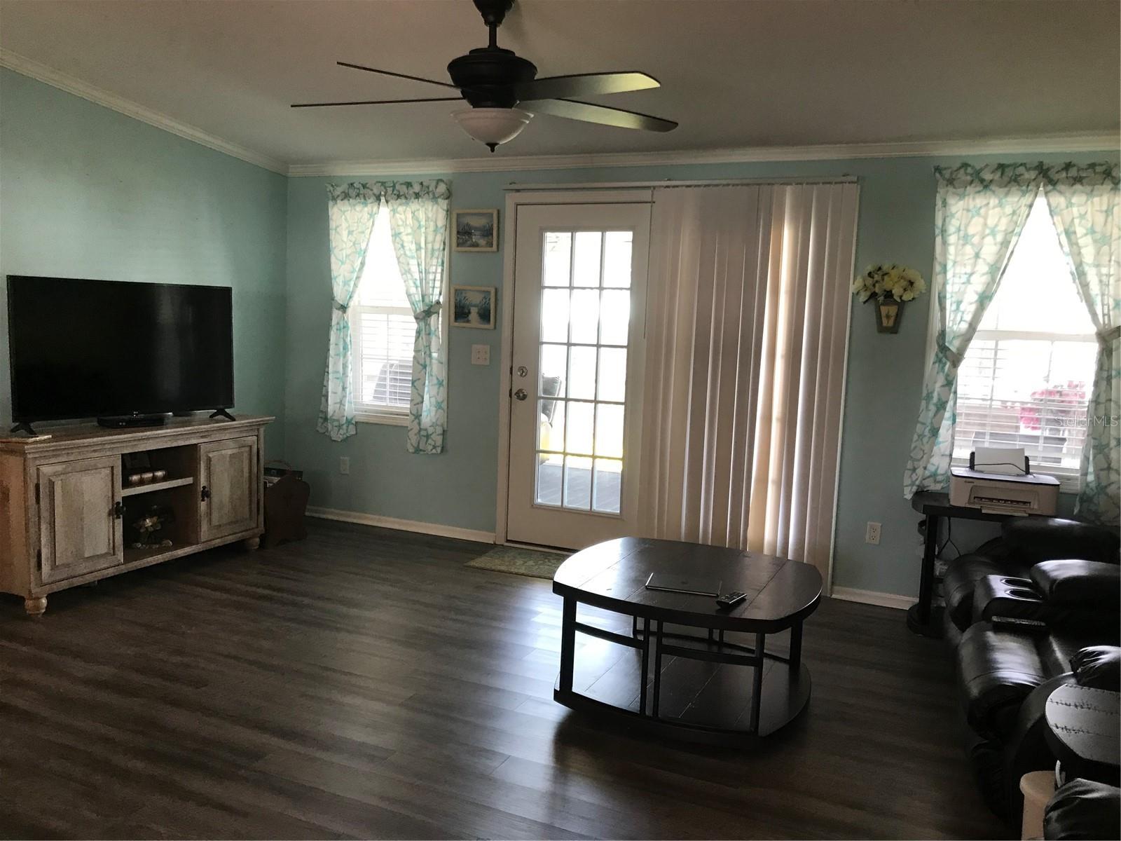 Image 7 of 23 For 1081 6th Street