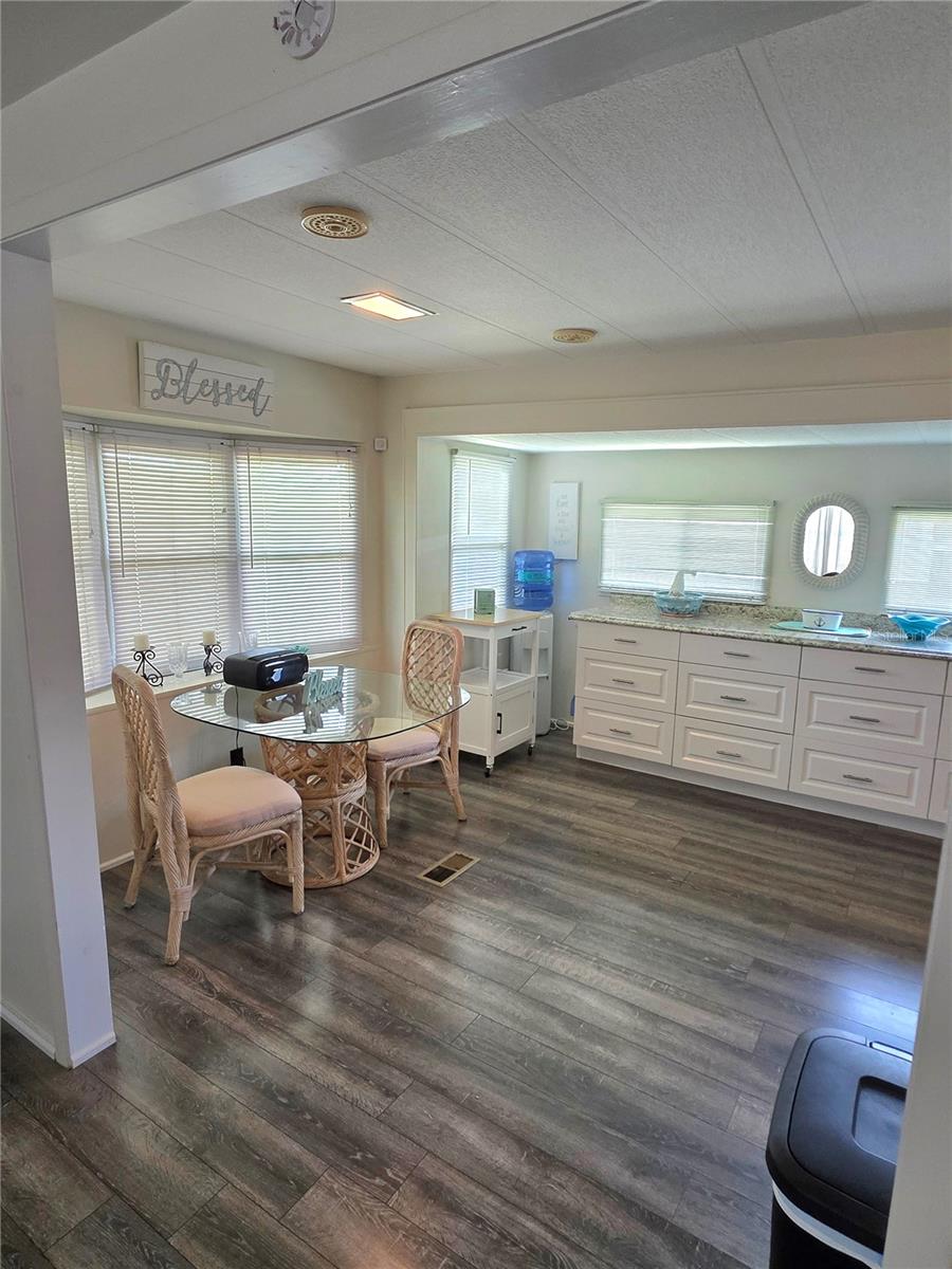 Image 8 of 25 For 12310 143rd Avenue