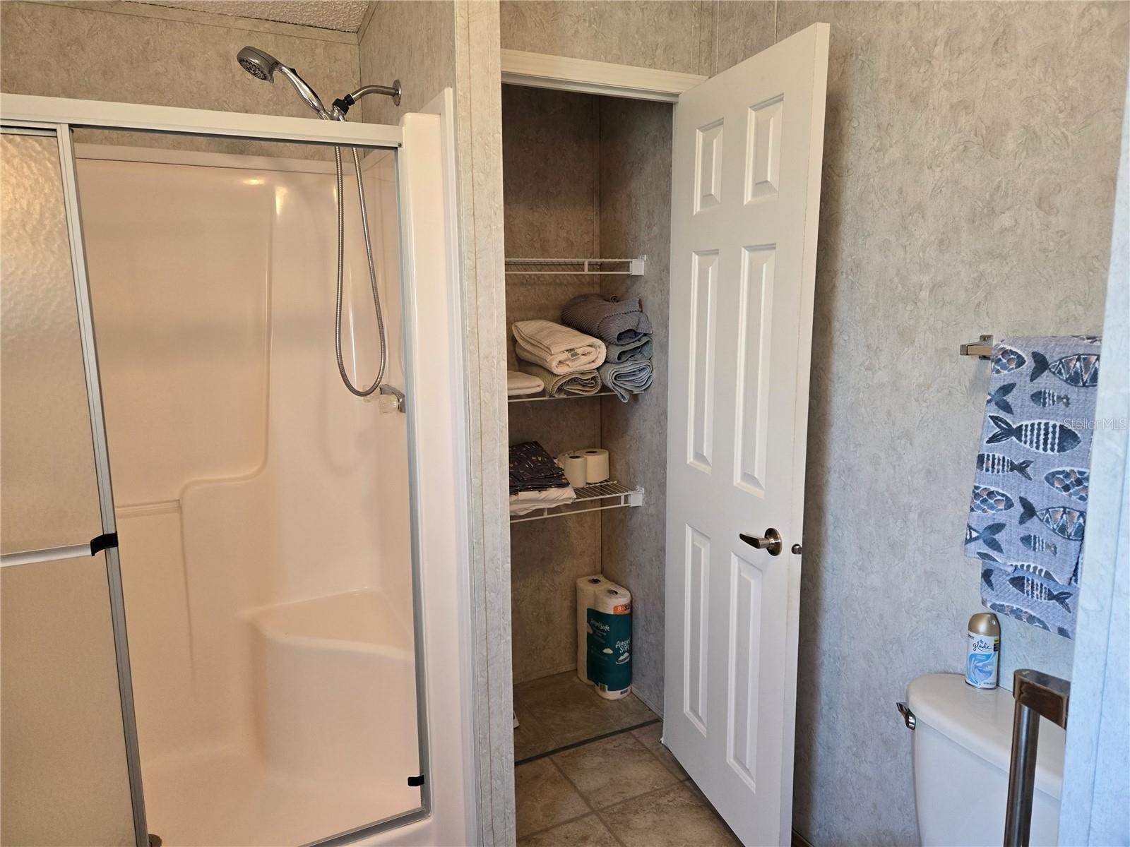 Image 31 of 46 For 2125 35th Lane