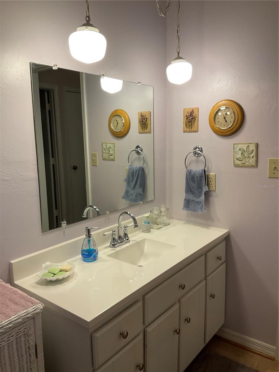 Image 18 of 42 For 2438 32nd Street