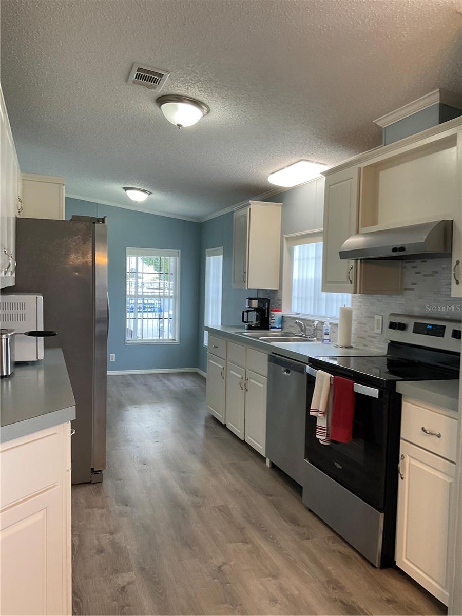 Image 19 of 61 For 2128 32nd Street