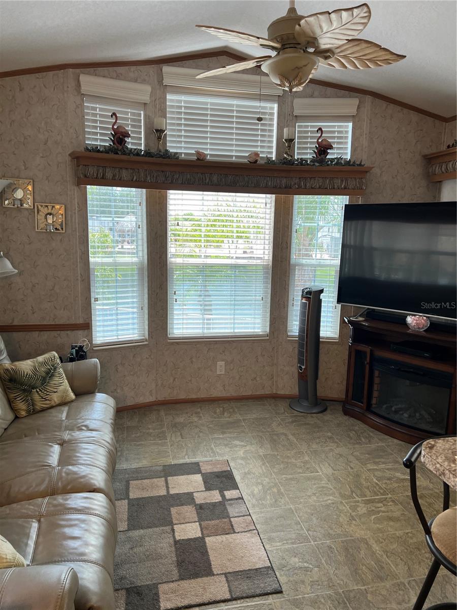 Image 4 of 27 For 7950 State Road 78 W 290