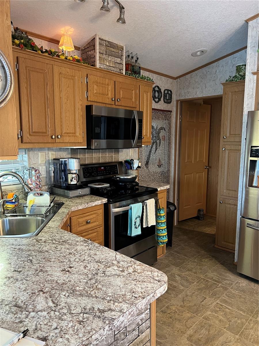 Image 6 of 27 For 7950 State Road 78 W 290