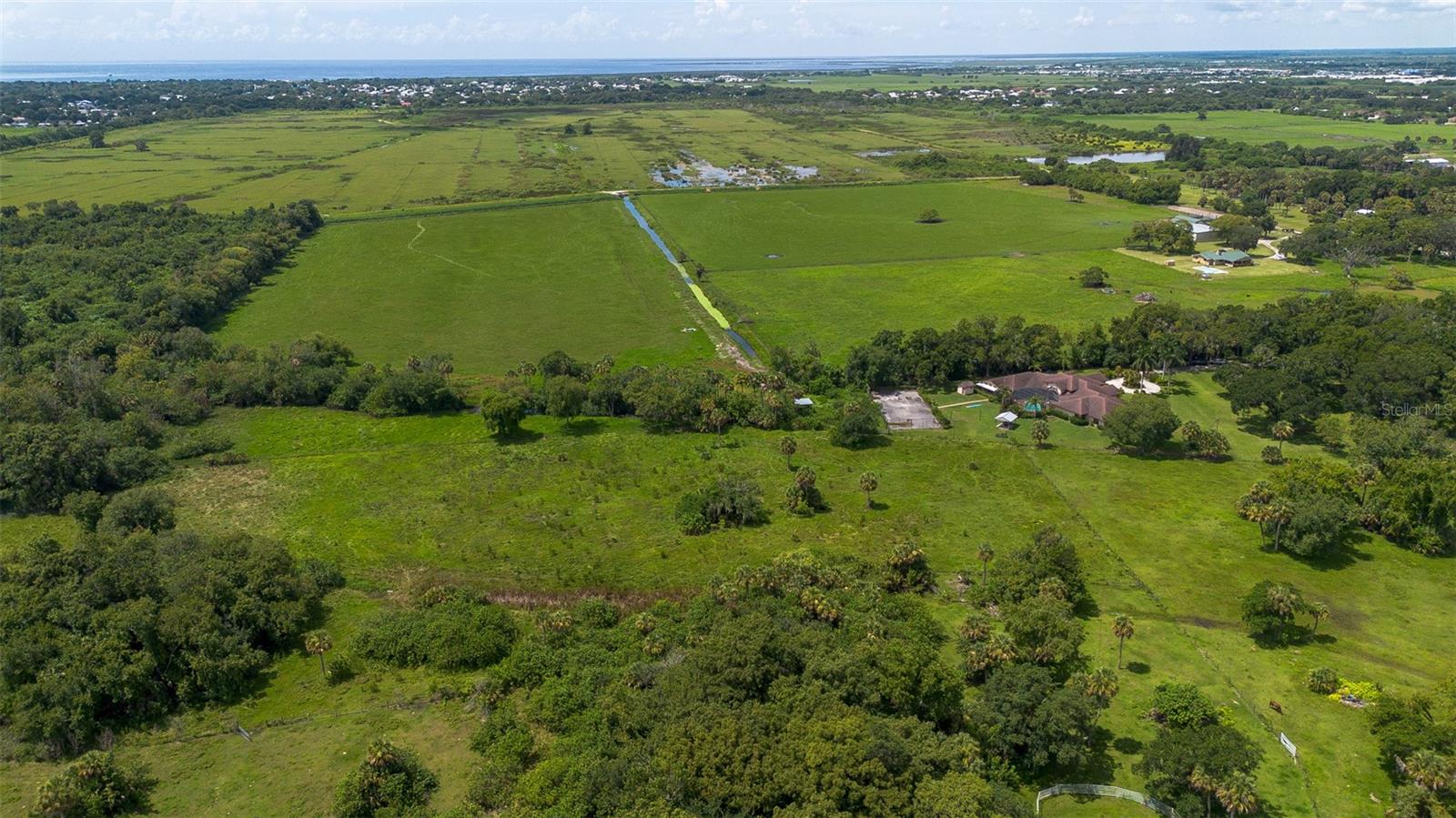 Image 11 of 41 For 2085 4th Street