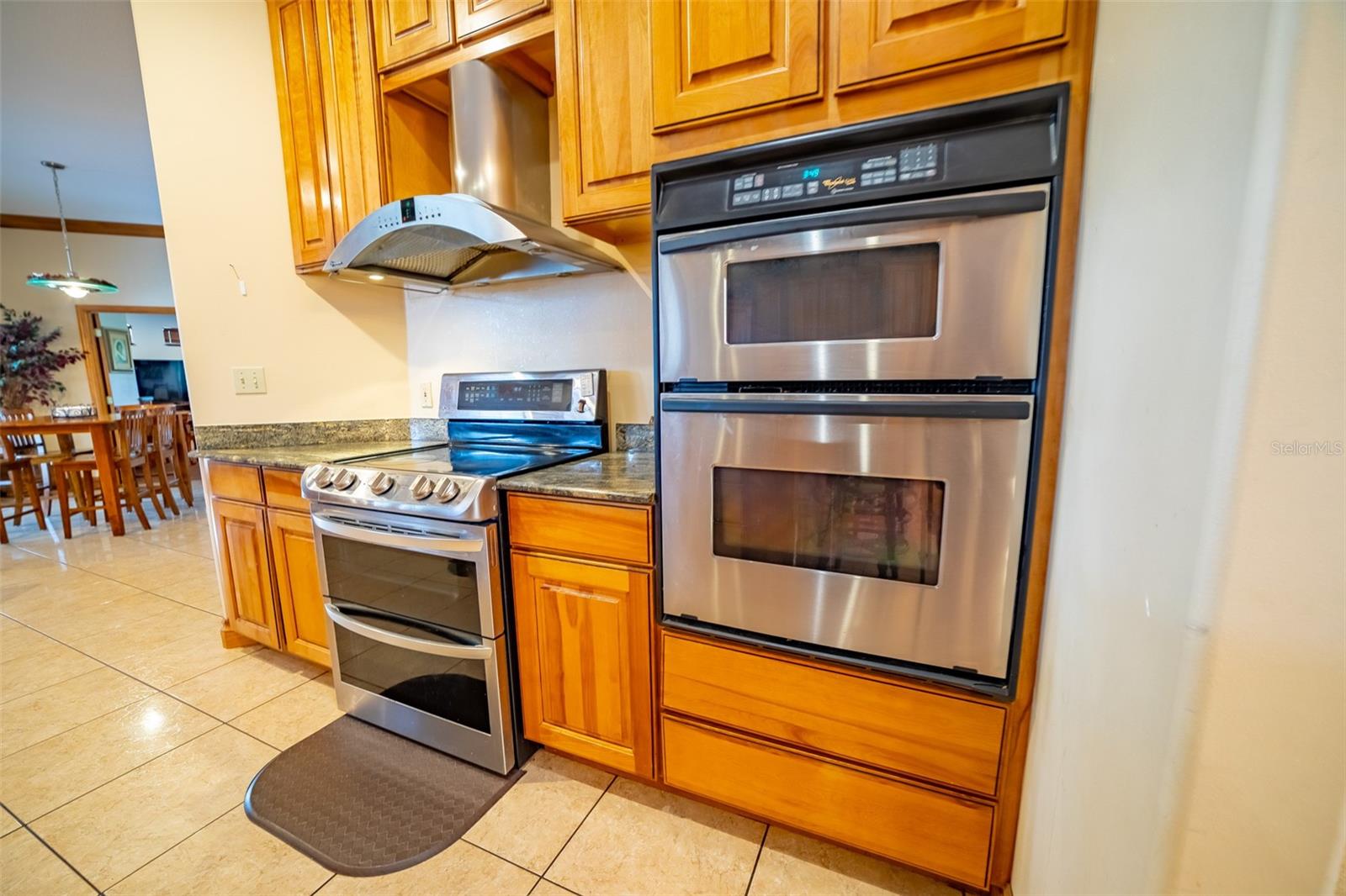 Image 21 of 41 For 2085 4th Street