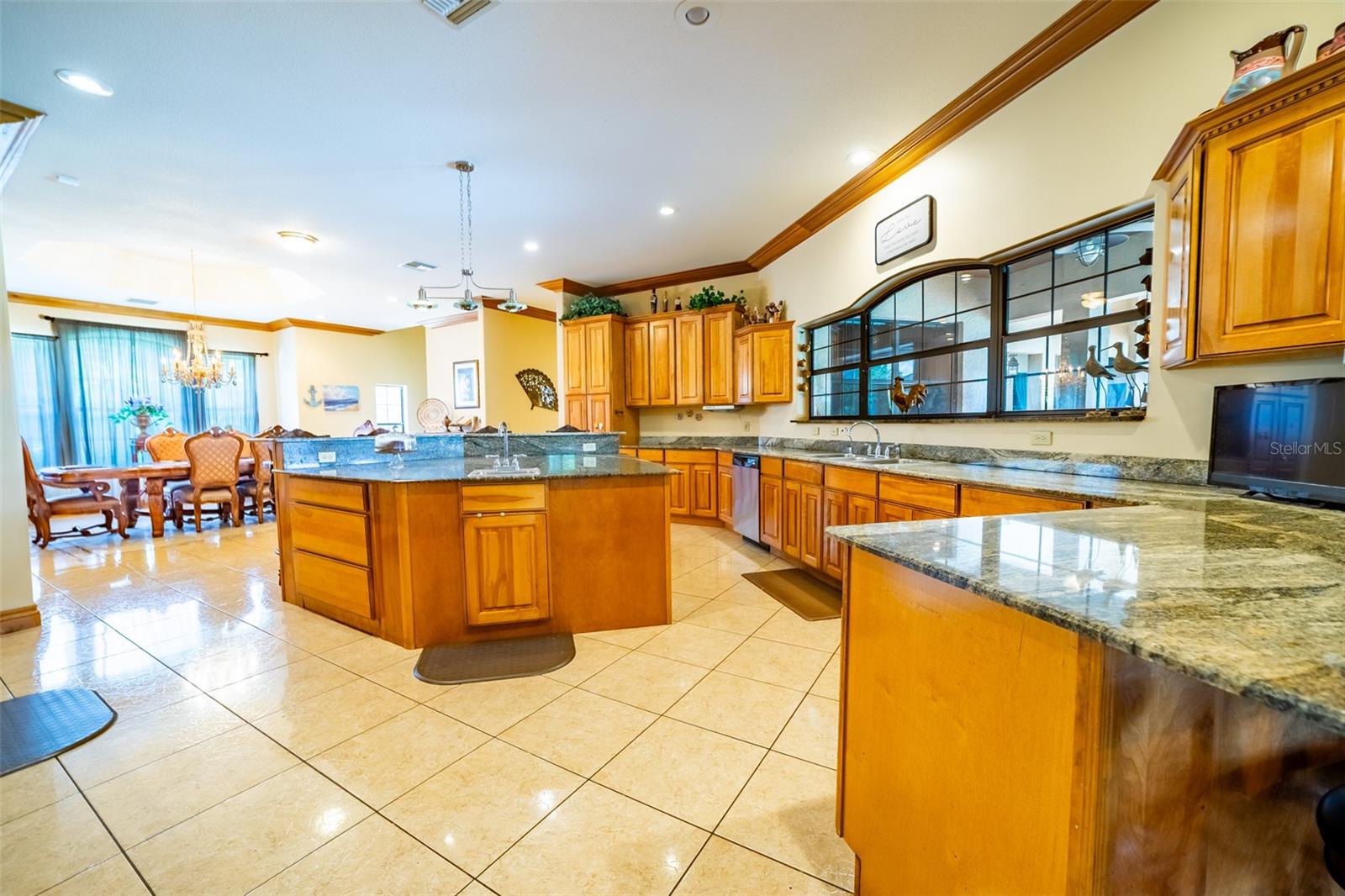 Image 23 of 41 For 2085 4th Street