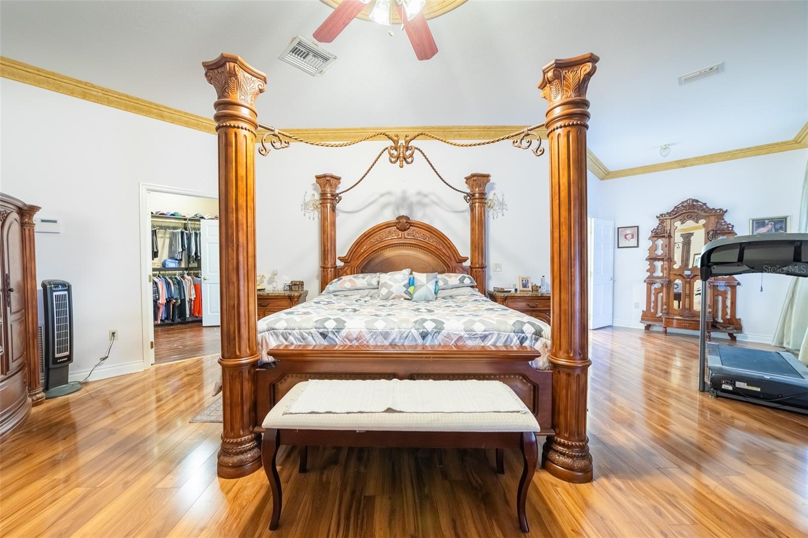 Image 31 of 41 For 2085 4th Street