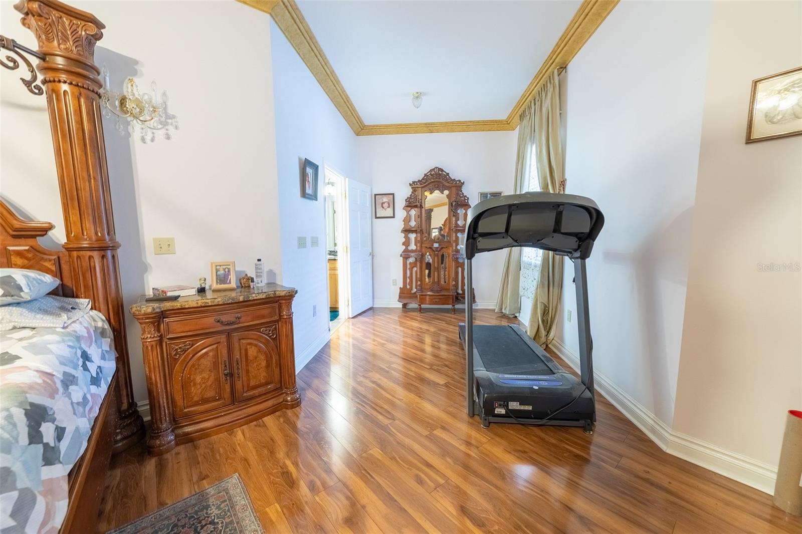 Image 33 of 41 For 2085 4th Street