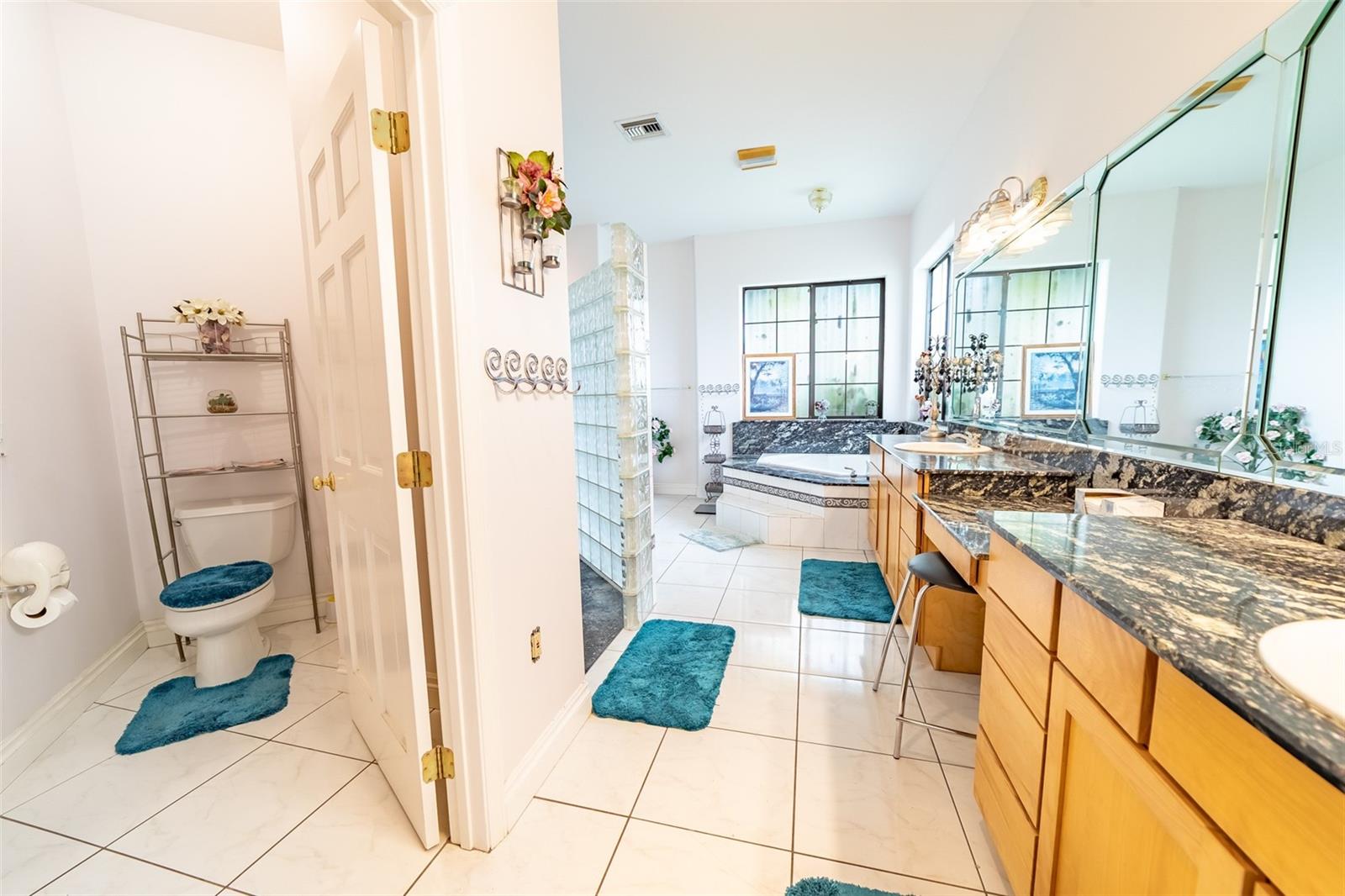Image 35 of 41 For 2085 4th Street