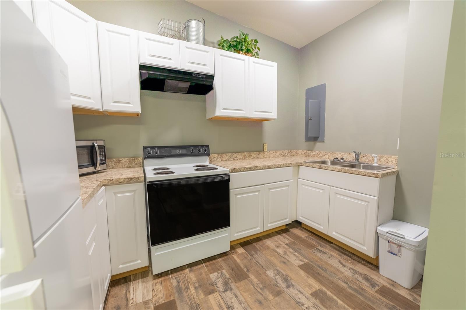 Image 66 of 72 For 2085 4th Street