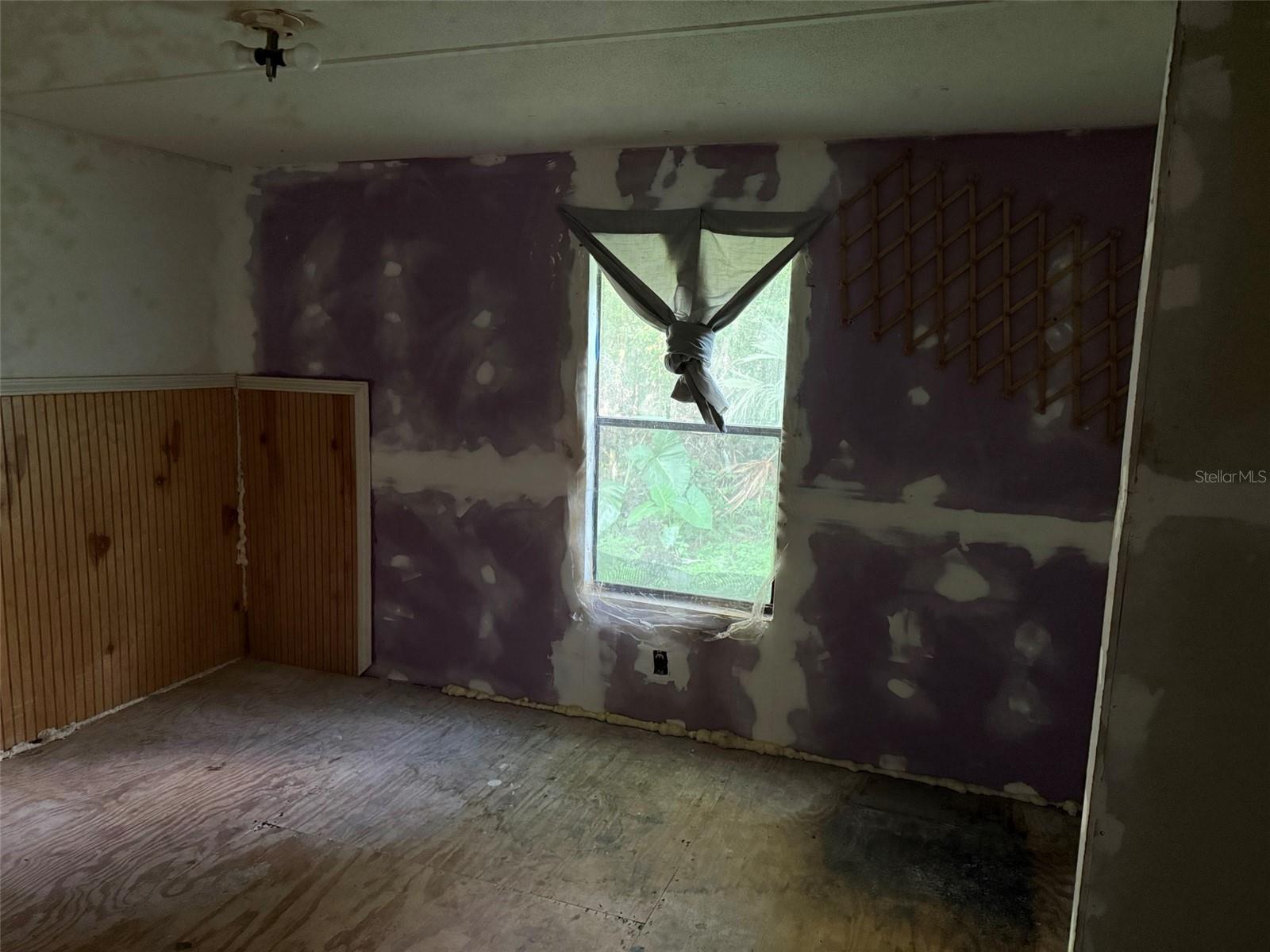 Listing photo id 3 for 9339 Tin Pan Alley