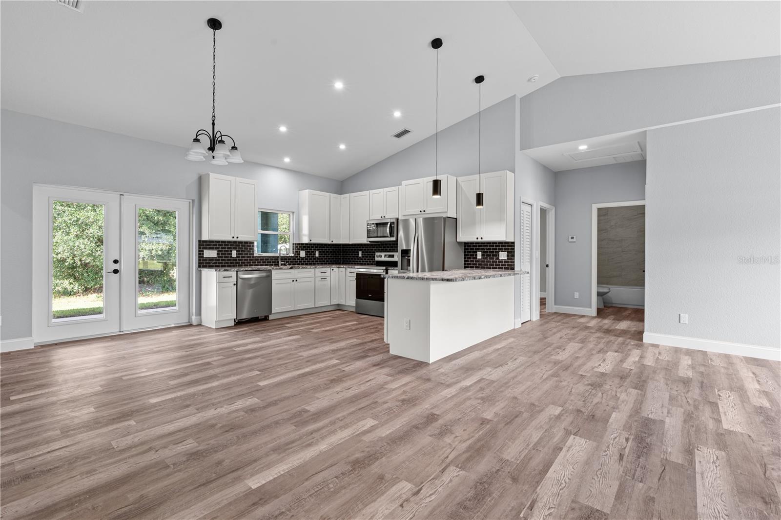 Image 4 of 16 For 11286 3rd Circle