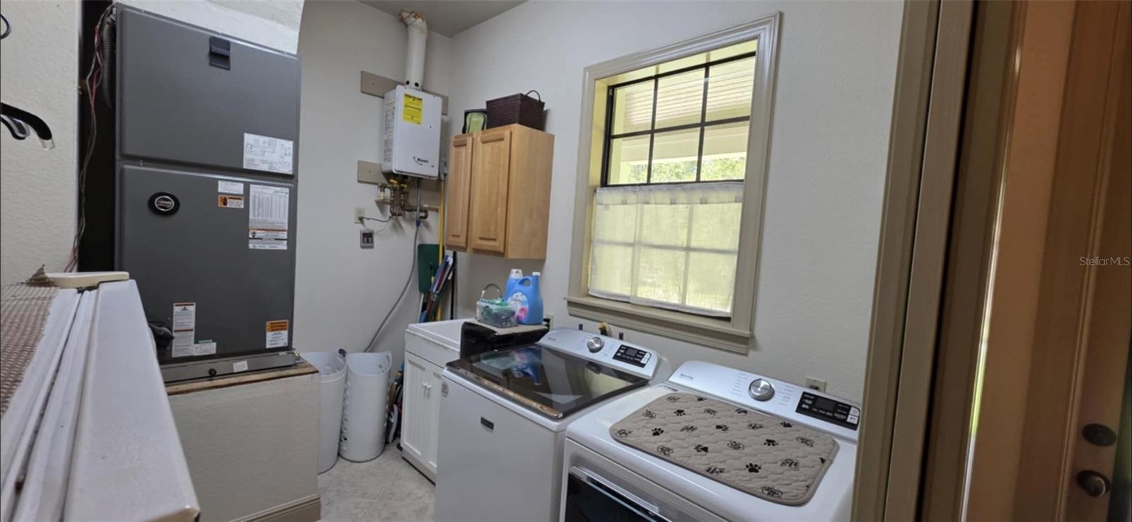 Image 17 of 31 For 8991 Springhaven Avenue
